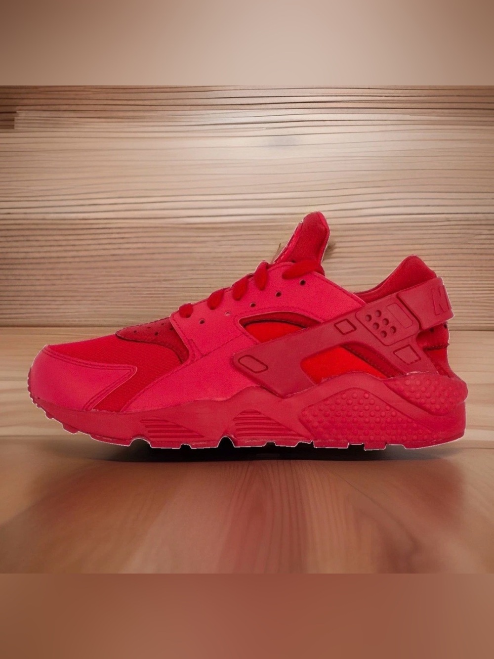 Nike Air Huarache Sneakers 634835-601 Triple Red Gym Red Size 5Y 6.5 Women’s NIB